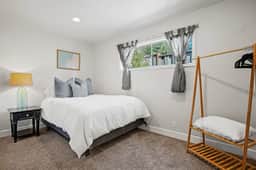 3 Bedroom Manresa - Image 4