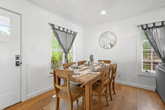 3 Bedroom Manresa - Image 2